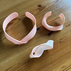 3 Piece RARE Vintage 1980s Krizia Acrylic Jewelry Necklace Bracelet Brooch Peach